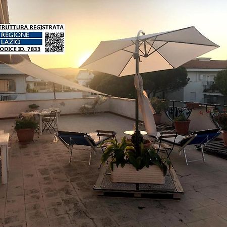 Attico Terramare - Beach & Maxi Terrace & Electricbbq Санта-Маринелла Экстерьер фото